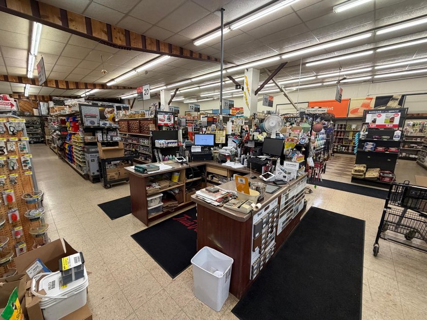 Lakeland Lumber &amp; Hardware - Great opportunity to be your own - photo 10