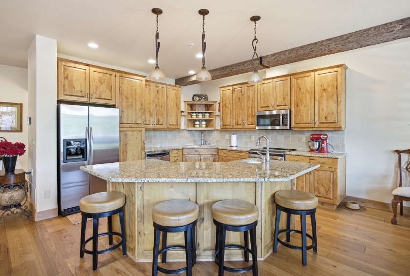 Enjoy the best of Flathead Lake living! - photo 9