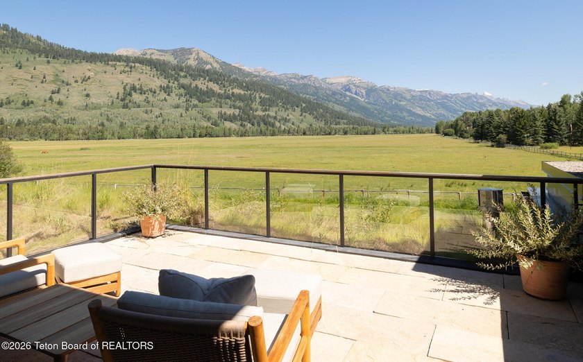Tucked at the end of a quiet cul-de-sac in coveted Willowbrook - photo 39