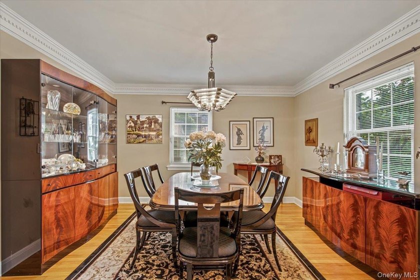 Beautifully landscaped Center Hall Colonial in a most desirable - photo 8