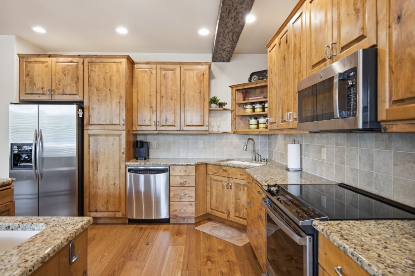 Enjoy the best of Flathead Lake living! - photo 12