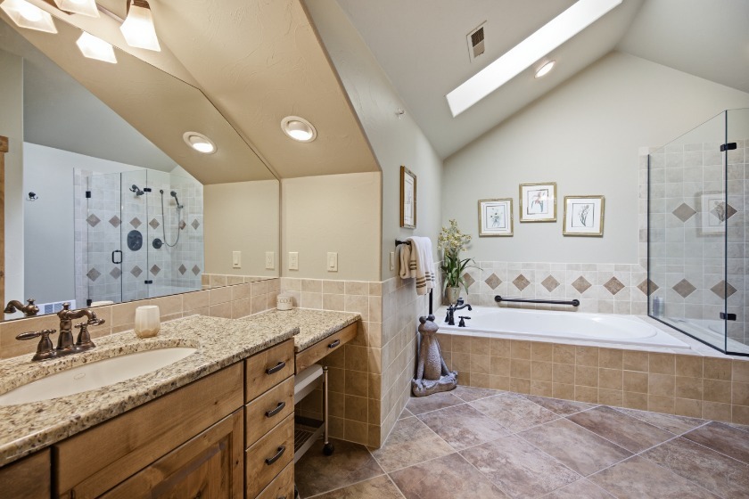 Enjoy the best of Flathead Lake living! - photo 26