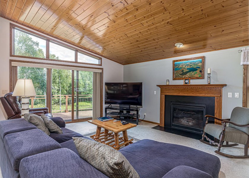 Welcome to the pristine shores of Birch Lake! Home and guest - photo 9
