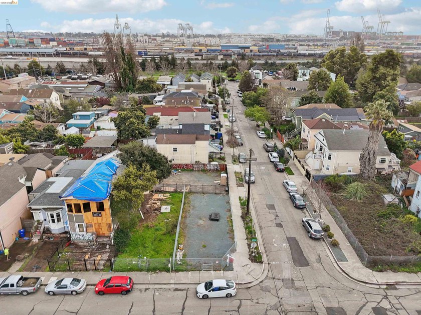 Endless possibilities await at 1495 5th St in Oakland! This - photo 11