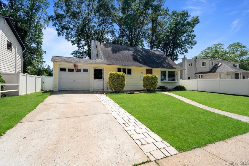 Welcome to 116 Spruce Street in the heart of Massapequa Park - photo 3