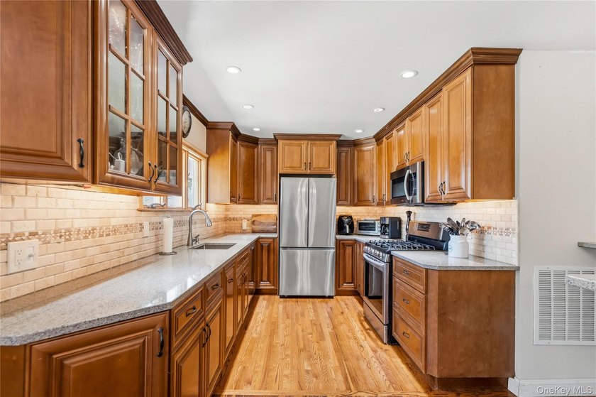 Welcome to 116 Spruce Street in the heart of Massapequa Park - photo 6