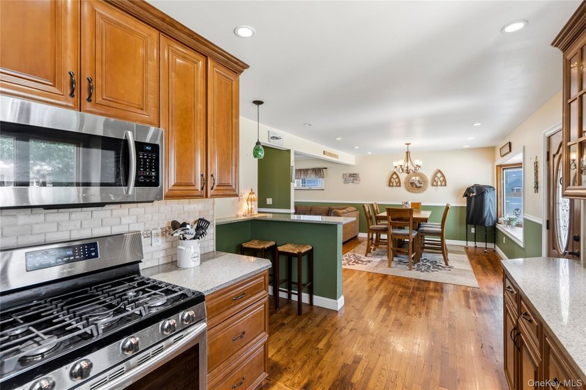 Welcome to 116 Spruce Street in the heart of Massapequa Park - photo 8