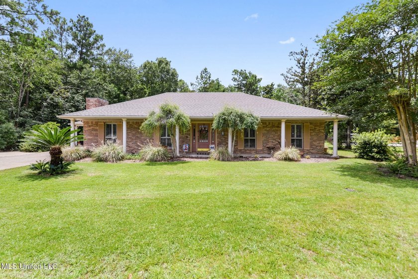 *** HUGE PRICE IMPROVEMENT!!!*** THERE ARE SO MANY THINGS TO - photo 2