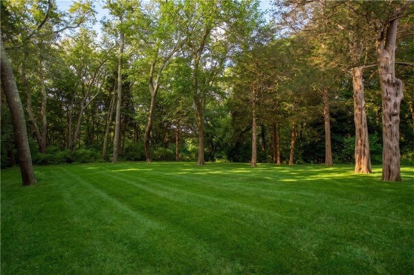 Welcome home! Delightful three bedroom, three bath home in super - photo 5