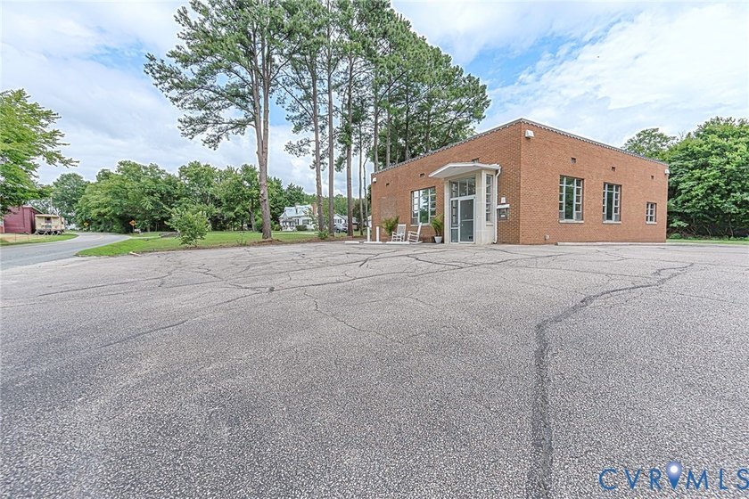 Commercial Opportunity in the Heart of Beaverdam. Originally - photo 3