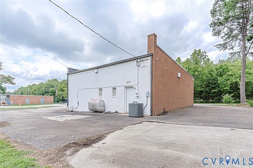 Commercial Opportunity in the Heart of Beaverdam. Originally - photo 7