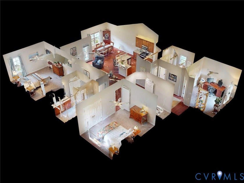 Hard to find Meredith floor plan! One-owner home! Clean! - photo 3