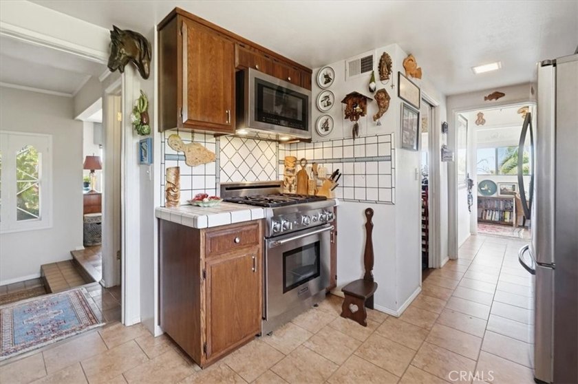 Discover Exceptional Living at 41 Hitching Post Drive: Priced - photo 21