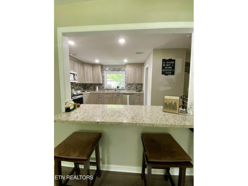 Price improvement! MOTIVATED SELLER! Peaceful farm living with - photo 11