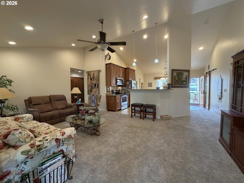 Built in 2018, this beautifully maintained custom home offers 1 - photo 15