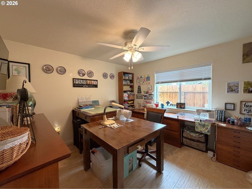 Built in 2018, this beautifully maintained custom home offers 1 - photo 31