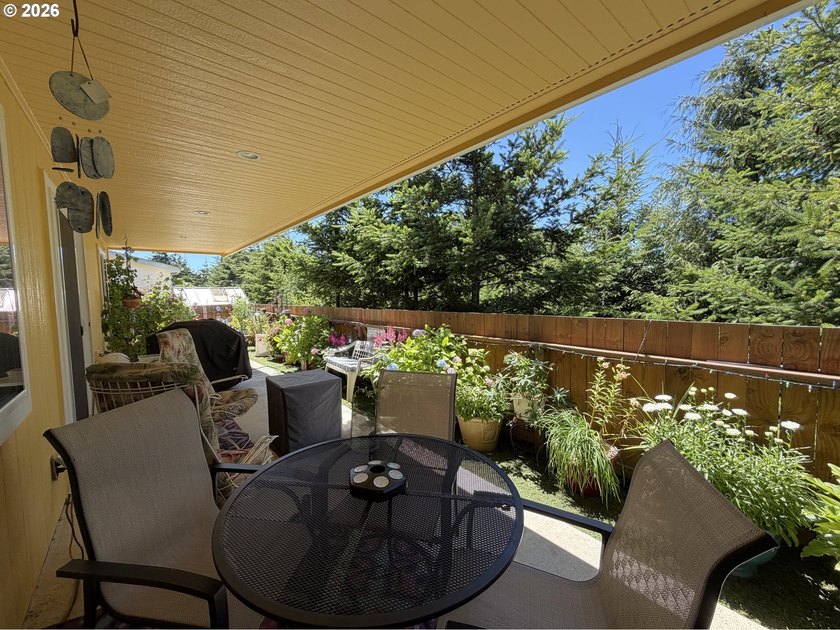 Built in 2018, this beautifully maintained custom home offers 1 - photo 34