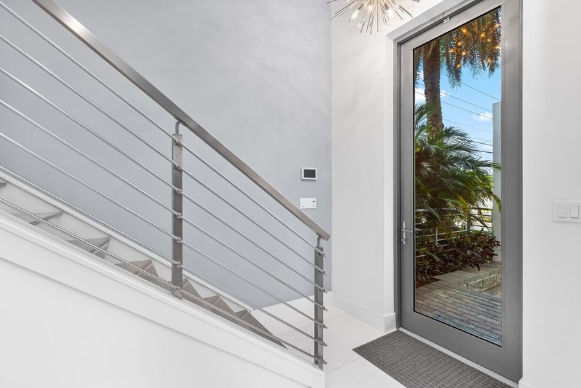 Welcome to Moderne Boca Raton, where contemporary architecture - photo 3
