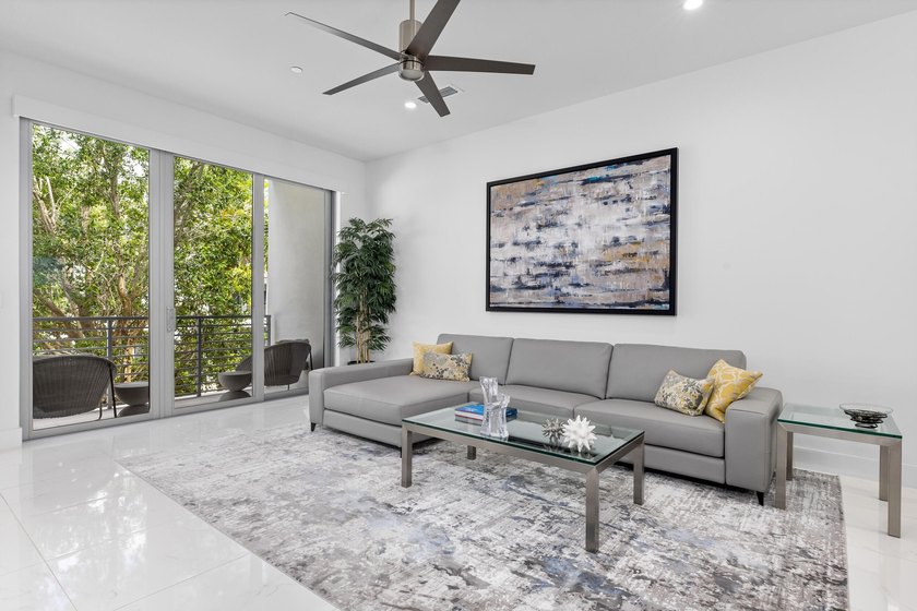 Welcome to Moderne Boca Raton, where contemporary architecture - photo 9