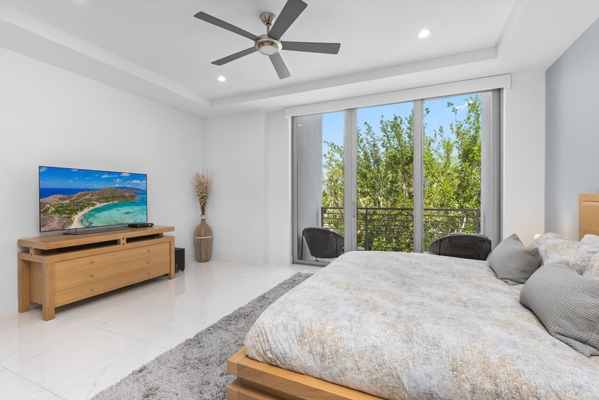 Welcome to Moderne Boca Raton, where contemporary architecture - photo 10