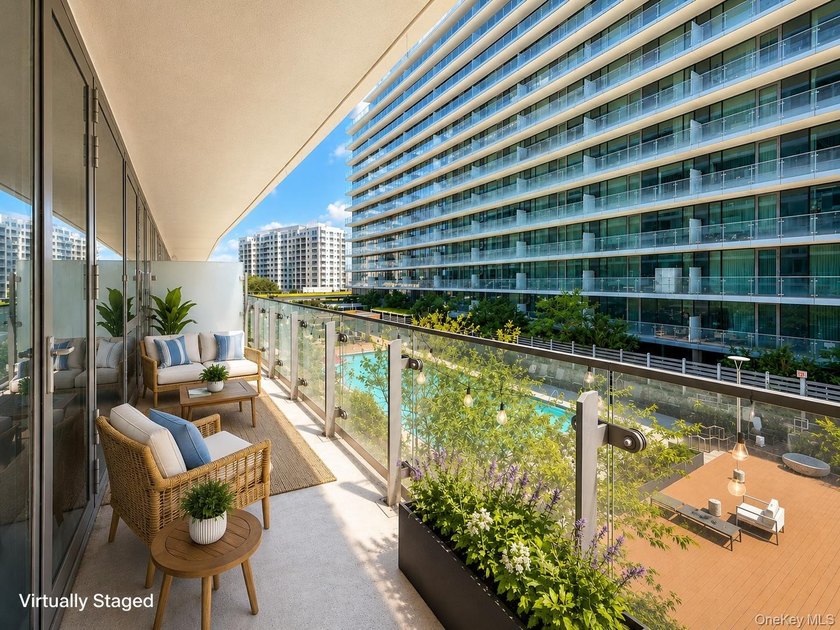 Welcome to this spacious south-facing 1-bedroom, 1-bathroom - photo 7