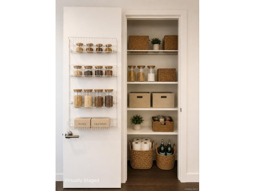 Welcome to this spacious south-facing 1-bedroom, 1-bathroom - photo 10