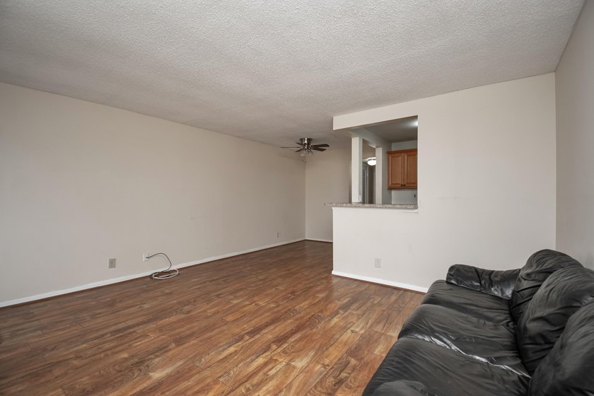 Enjoy comfortable, carefree living in this impeccably maintained - photo 7