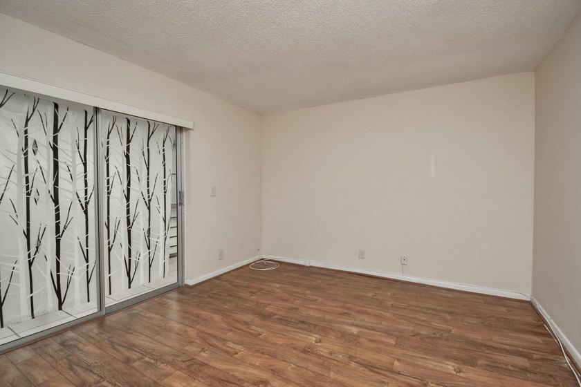 Enjoy comfortable, carefree living in this impeccably maintained - photo 10