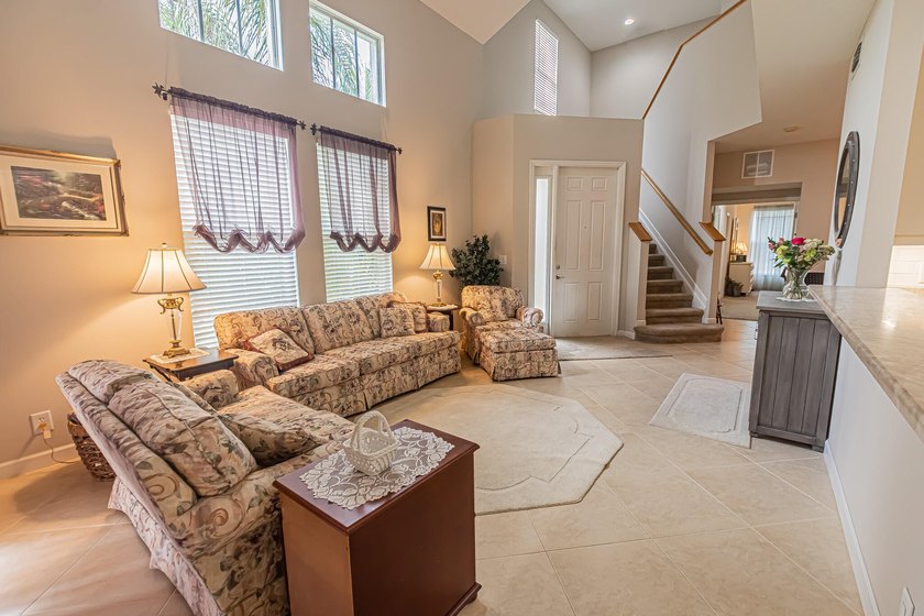Discover effortless living in Bedford Park with this beautifully - photo 2