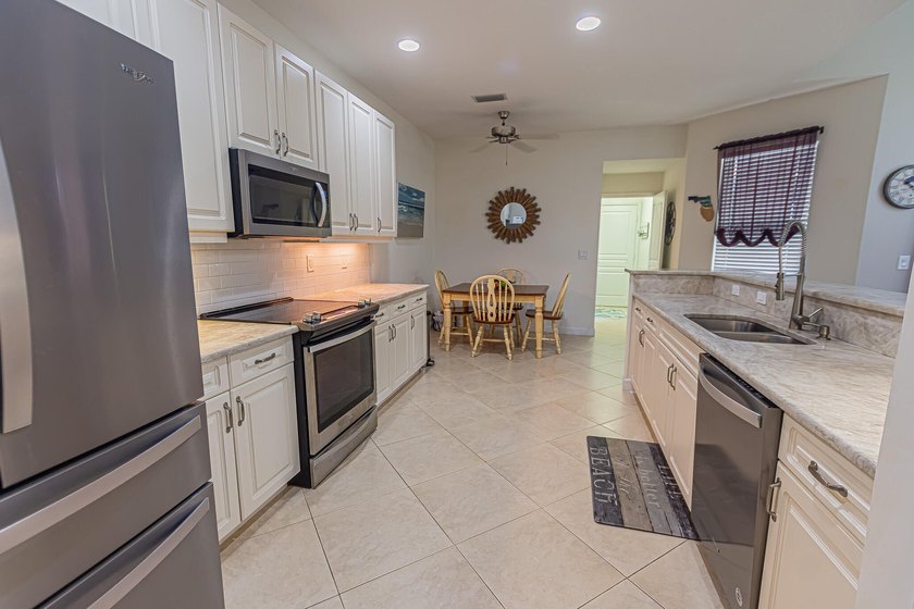 Discover effortless living in Bedford Park with this beautifully - photo 5
