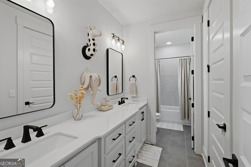 Welcome to an exceptional home in one of Newnan's most desirable - photo 46