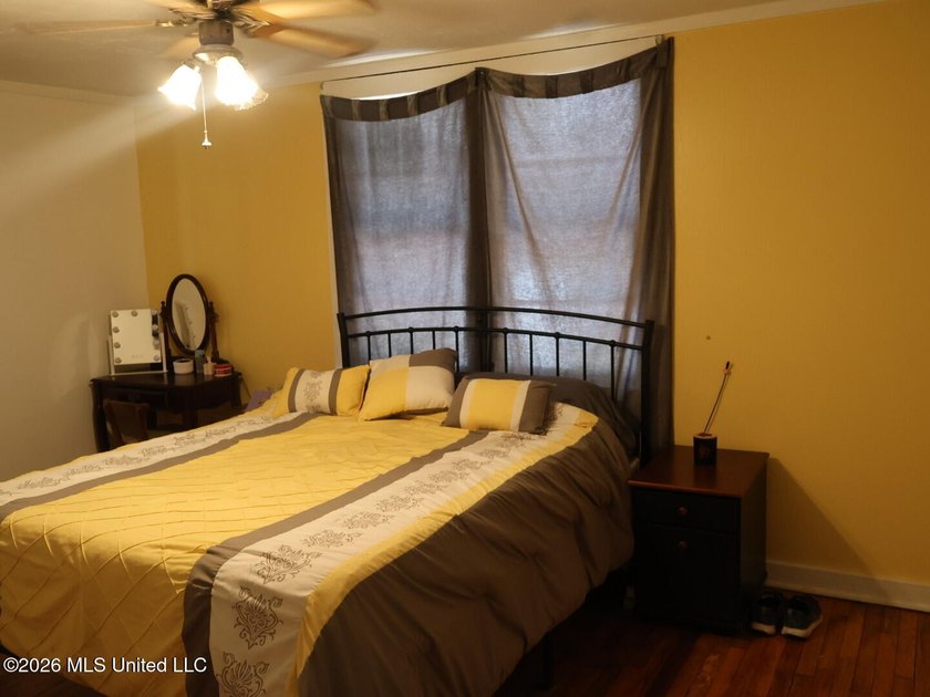 Priced to sell! As -is! $129.900 Just 4 blocks from the beach - photo 11