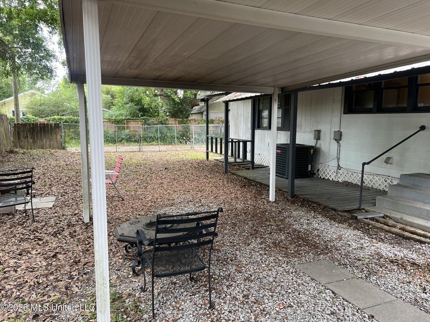 Priced to sell! As -is! $129.900 Just 4 blocks from the beach - photo 18