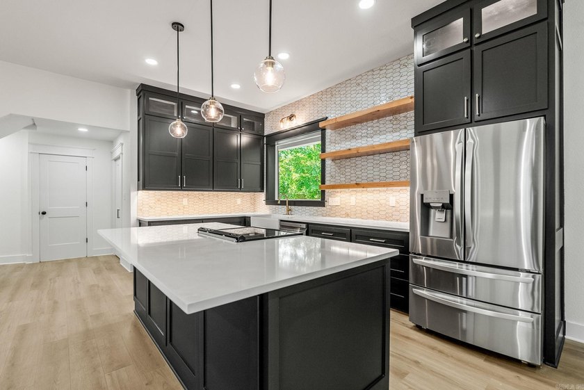 MOTIVATED SELLERS! Fully renovated home in the heart of Clinton - photo 4