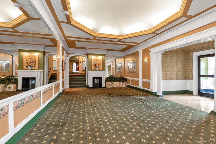 Welcome to Romney Hall, a charming prewar co-op in the heart of - photo 3