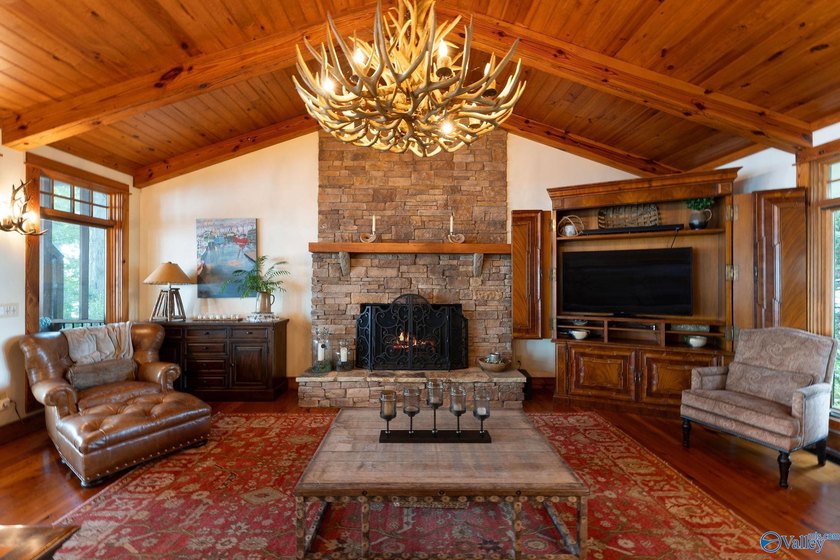 Experience lake living in sought-after Big Nose Estates on Weiss - photo 8