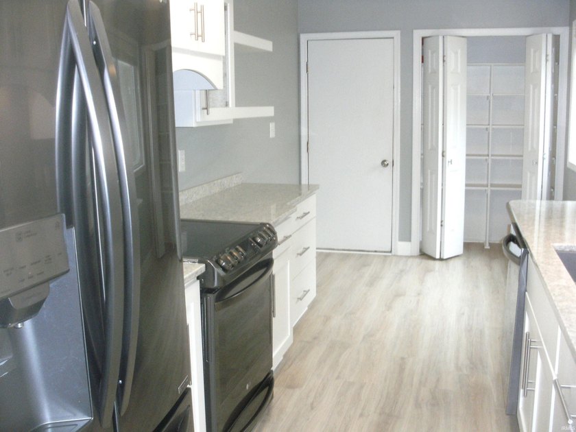 Great find at the Pointe! Completely renovated condo on a - photo 6