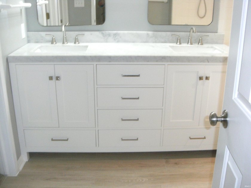 Great find at the Pointe! Completely renovated condo on a - photo 10