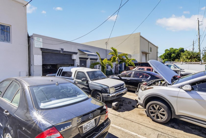 Positioned in one of Oakland Park's rapidly growing industrial - photo 2