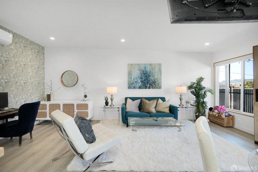 Stylish and modern, this fully remodeled 1 bedroom, 1 bathroom - photo 8