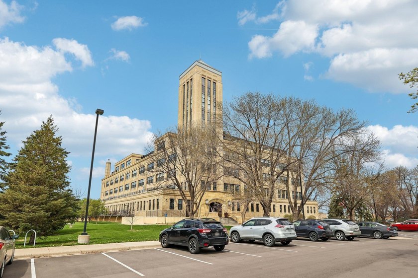 Historic Cream of Wheat factory loft in NE Minneapolis. A true - photo 30