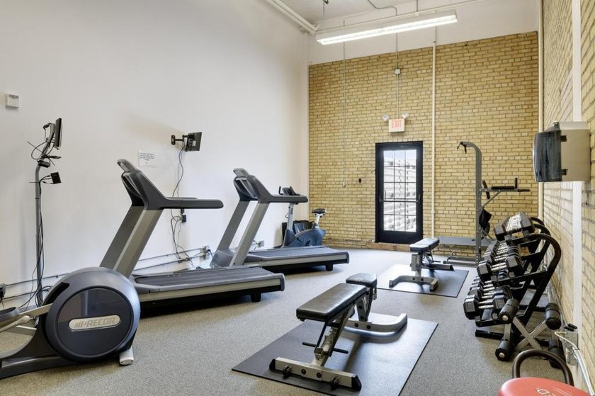 Historic Cream of Wheat factory loft in NE Minneapolis. A true - photo 35
