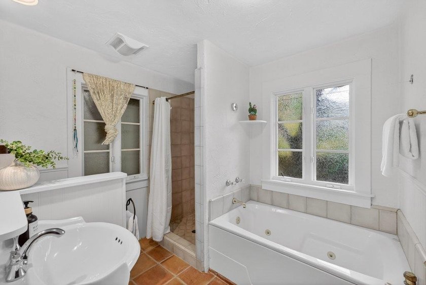 Exceptional investment opportunity in Santa Cruz with strong - photo 40