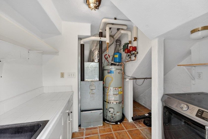 Exceptional investment opportunity in Santa Cruz with strong - photo 48