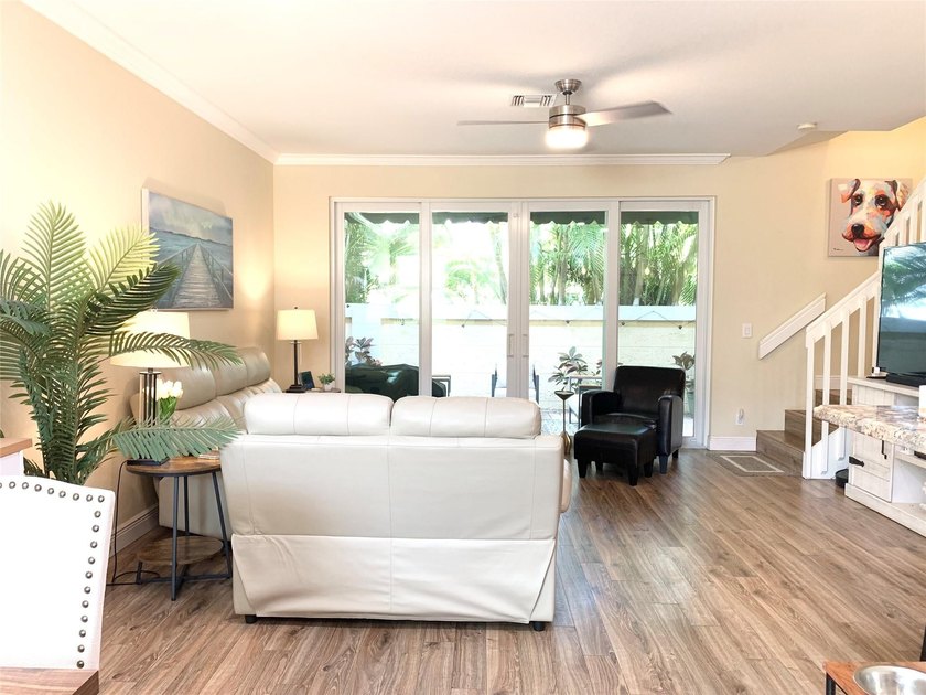 Located in an upscale, relaxed, coastal beach town of East - photo 14