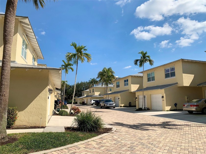 Located in an upscale, relaxed, coastal beach town of East - photo 38
