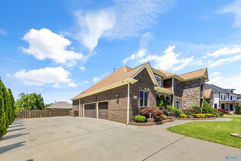 Luxury living w/ stunning water views from your front porch! - photo 2