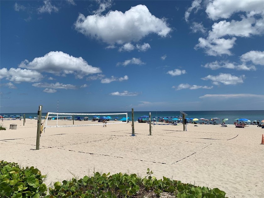 Located in an upscale, relaxed, coastal beach town of East - photo 47