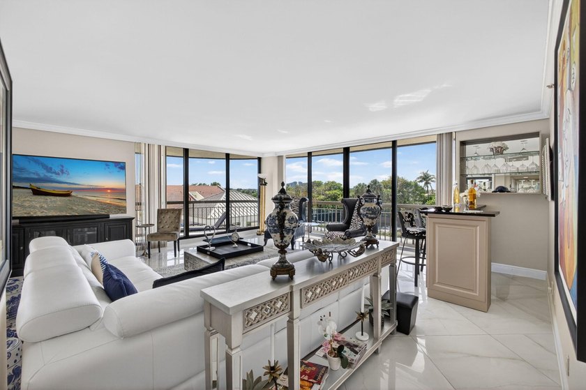 Enjoy this beautiful open floor plan with ceiling to floor - photo 9