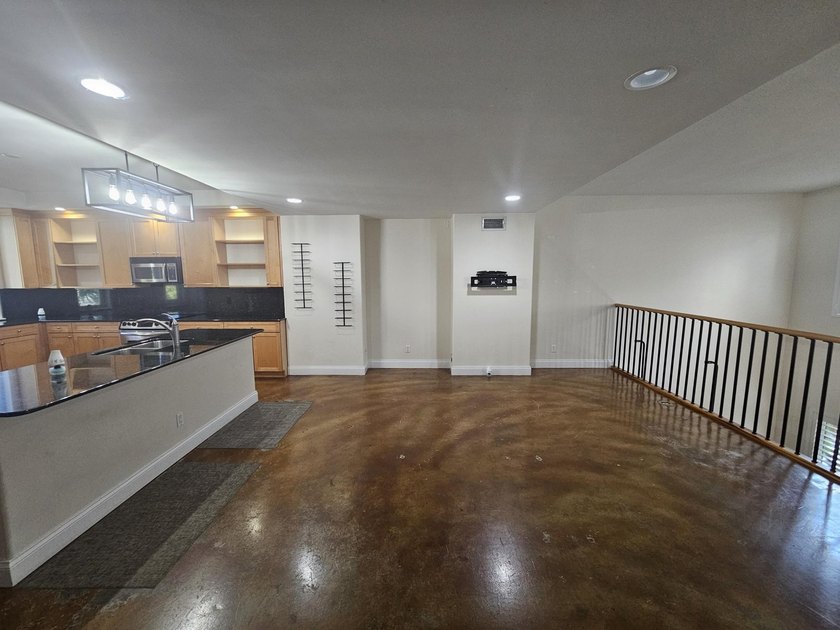 Welcome to SoNew Lofts in the heart of Fort Lauderdale! This - photo 11